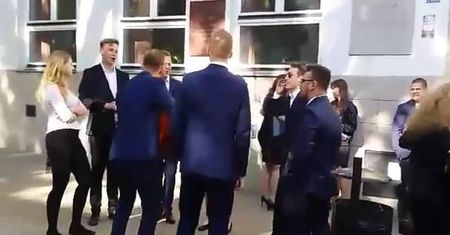 Absolwenci „Zamoya” chwilę przed maturą. Humor dopisuje! [WIDEO]