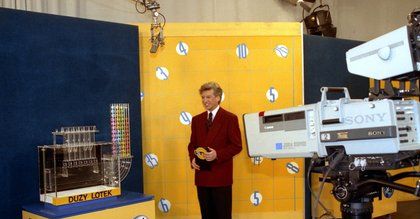 Zamiast kul zmięte karteczki. Tak 60 lat temu wyglądało pierwsze losowanie Toto-Lotka