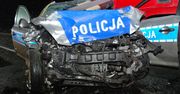Pościg przez 2 województwa i 3 powiaty. Volkswagen wbił się w stojący radiowóz