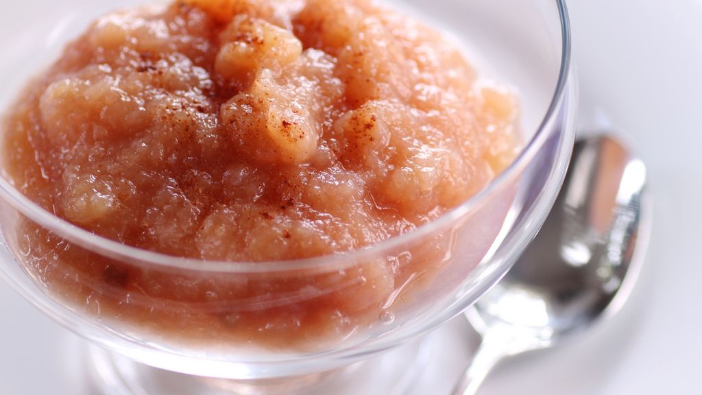 Sos jabłkowy z dodatkiem cukru (do kupienia gotowy do spożycia)