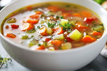 W PRL-u zajadaliśmy się nią latem. Powód jej nazwy do dziś bawi do łez