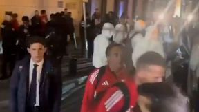 Czekali na piłkarzy na lotnisku. Padły wyzwiska i groźby. "Umrzyj"