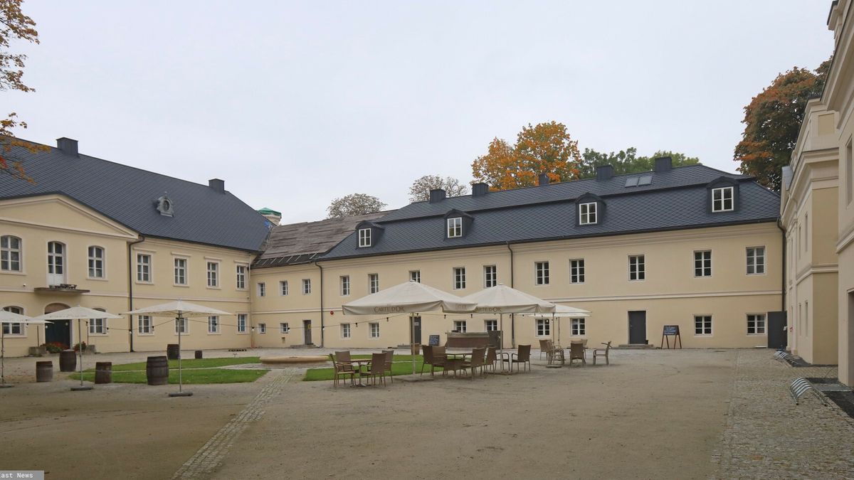 Zabytkowa i odnowiona część Pałacu Donnersmarcków