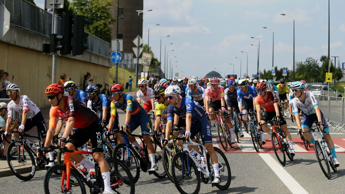 PAP / Jarek Praszkiewicz / Na zdjęciu: kolarze na starcie 5. etapu 81. kolarskiego wyścigu Tour de Pologne