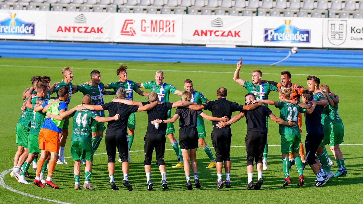 WP SportoweFakty / Paweł Piotrowski / Na zdjęciu: radość piłkarzy KKS Kalisz