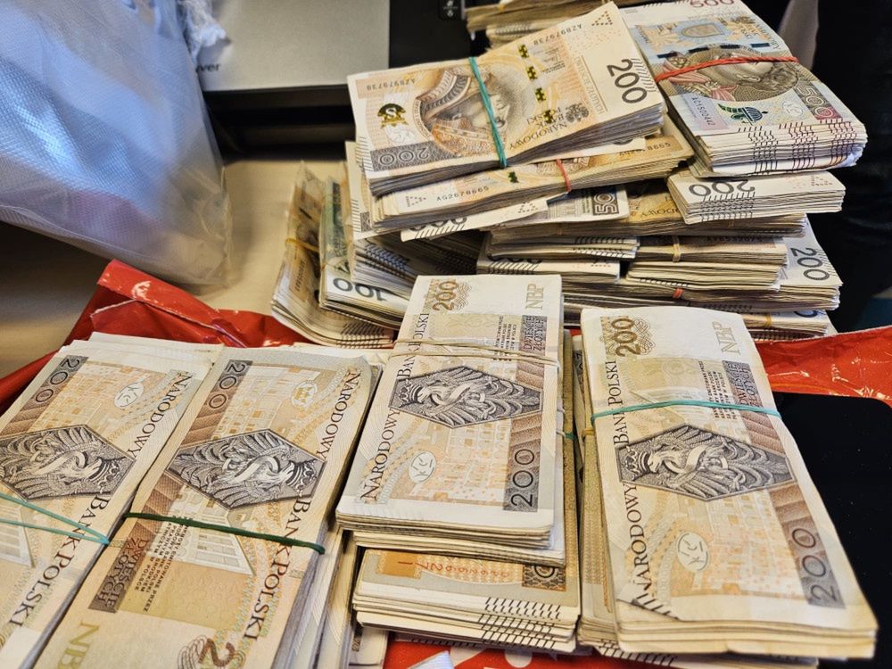 Lublin: Akcja służb. Zabezpieczono ponad 3,5 kg narkotyków i niemal milion złotych