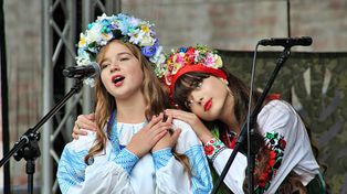 Biecz: Plac Kromera zjednoczył polskie i ukraińskie legendy. Festiwal "Mosty Legend" pokazał, że kultura i tradycja nie znają granic