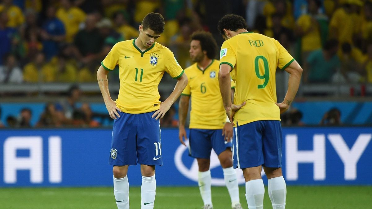 Zdjęcie okładkowe artykułu: East News / AFP PHOTO / PATRIK STOLLARZ / Piłkarze reprezentacji Brazylii podczas półfinału MŚ 2014 z Niemcami (1:7)