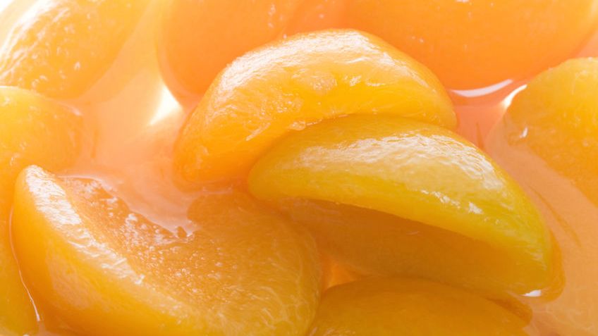 Morele bez skórki w puszce w mocnym syropie (owoce i płyn)