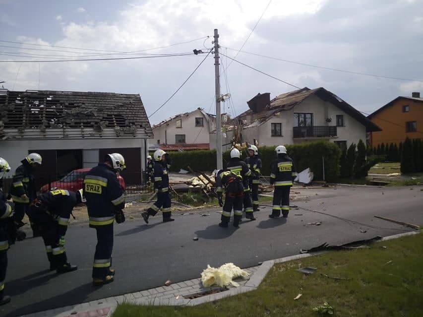 Kaniów. Trąba powietrzna w woj. śląskim. Zniszczonych jest kilkadziesiąt domów