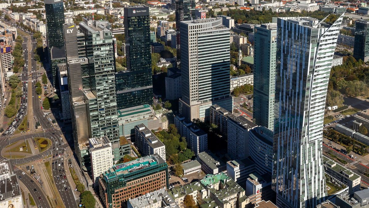 Warszawa widziana z tarasu Varso Tower
25.09.2025 Warszawa, Fot Tomasz Jastrzebowski/REPORTERN/z Widok na Warszawe z tarasu Varso Tower, widok na wiezowce w centrum miasta, Zlota 44, Intercontinental, Rondo 1
Tomasz Jastrzebowski/REPORTER