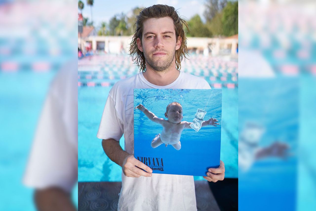 Spencer Elden z okładką albumu "Nevermind".