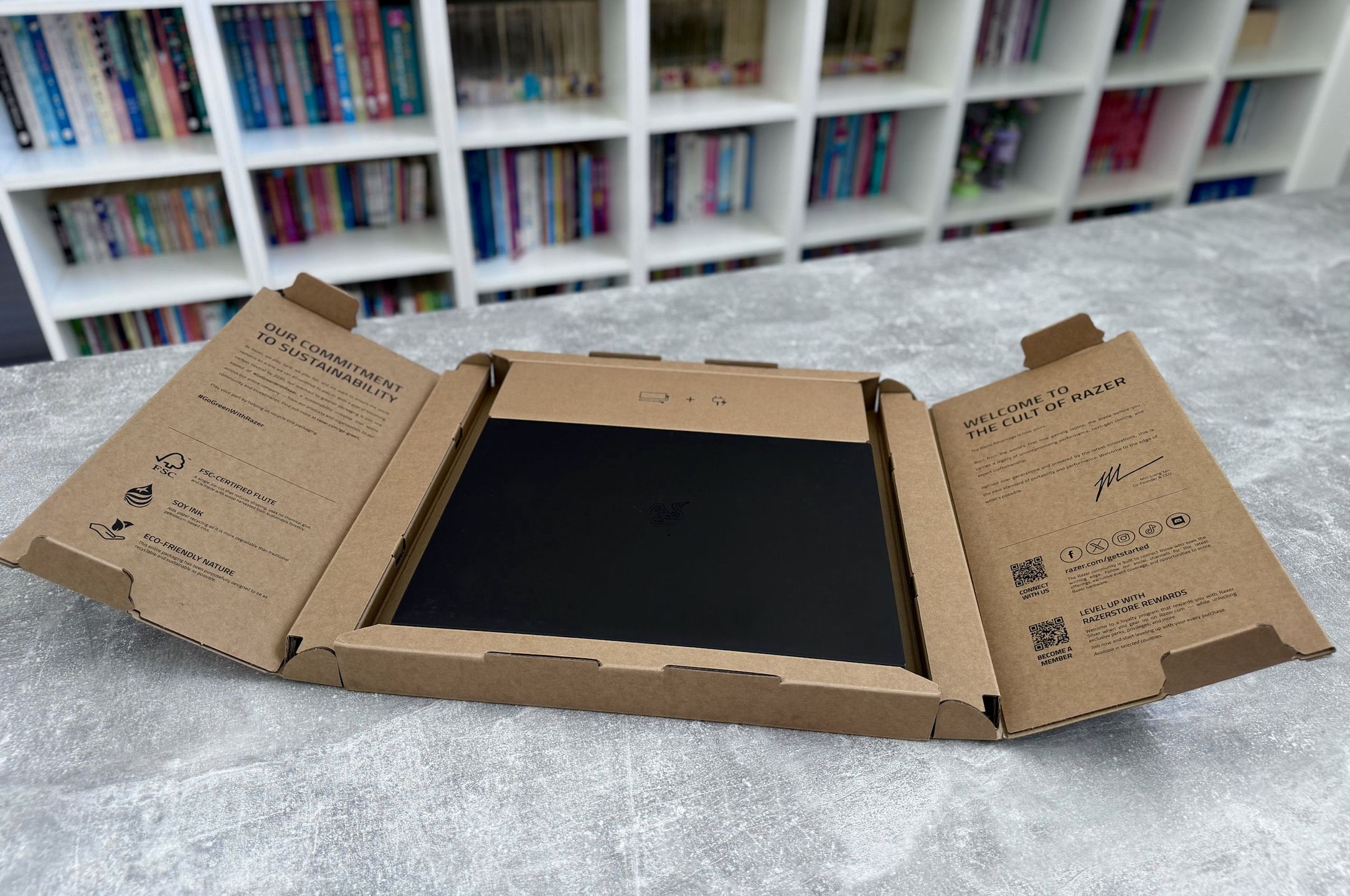 Razer Blade 16 (2026) - rozpakowanie