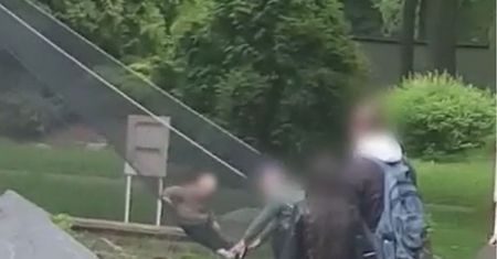 Oburzające zachowanie rodziców. Nagranie krąży po sieci