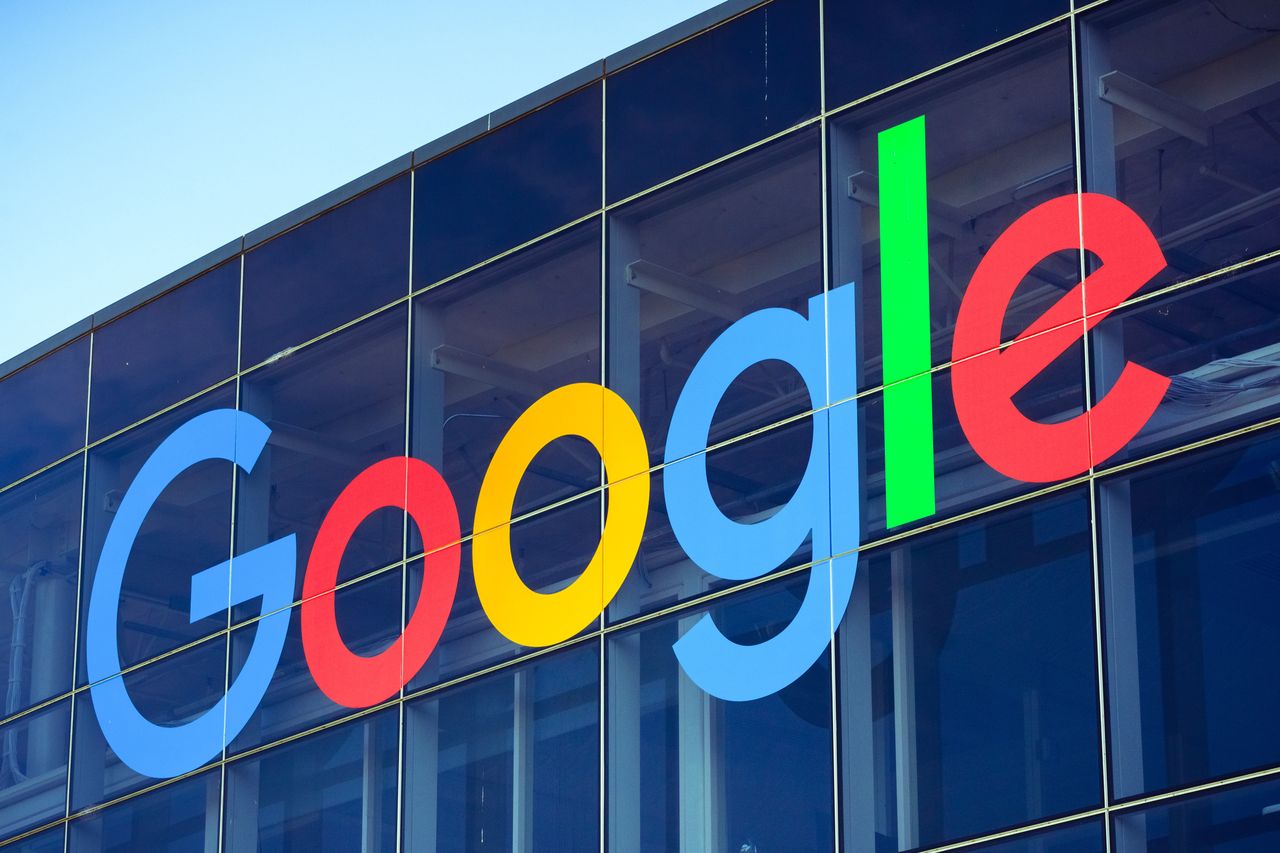 Google Bard będzie szkolony przez pracowników