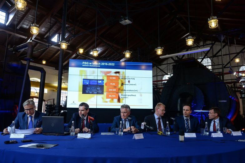 konferencja prasowa po podpisaniu porozumienia Zarządu Polskiej Spółki Gazownictwa ze stroną społeczną