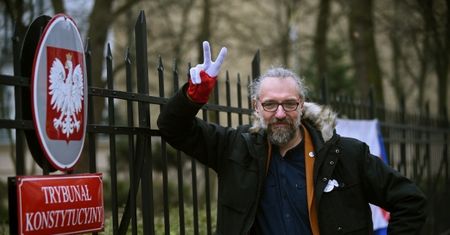 Kijowski nie rezygnuje z bycia szefem KOD-u! Nazywa krytyków "baranami"