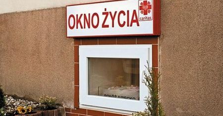 Zielona Góra. Miesięczny chłopczyk w oknie życia. To piąte dziecko od 14 lat