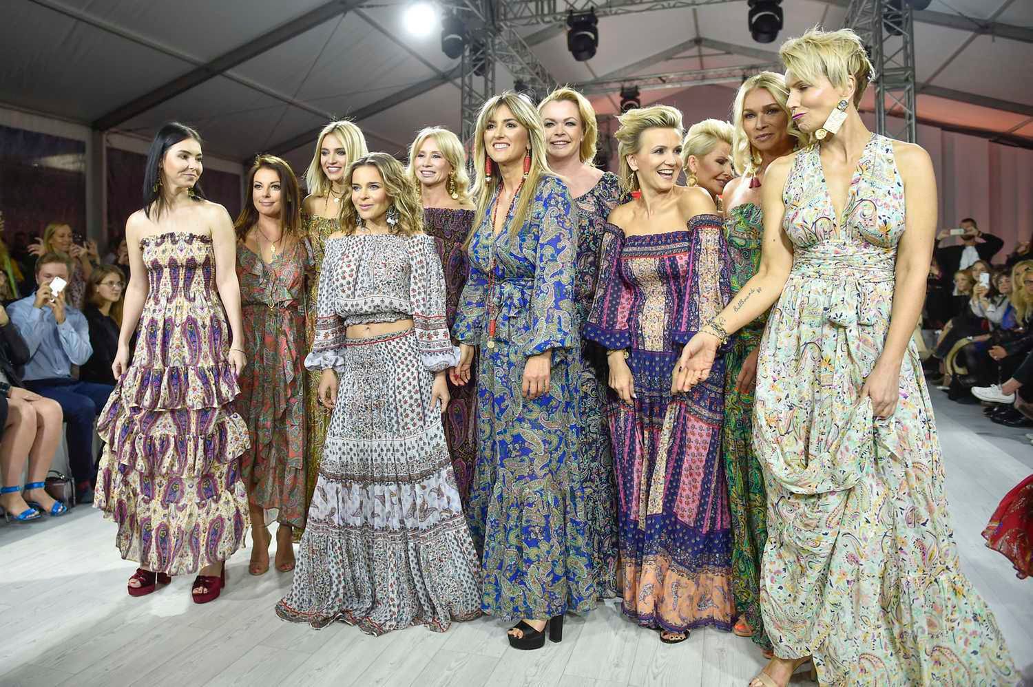 Karolina Szostak jako modelka w pokazie Natalii Jaroszewskiej