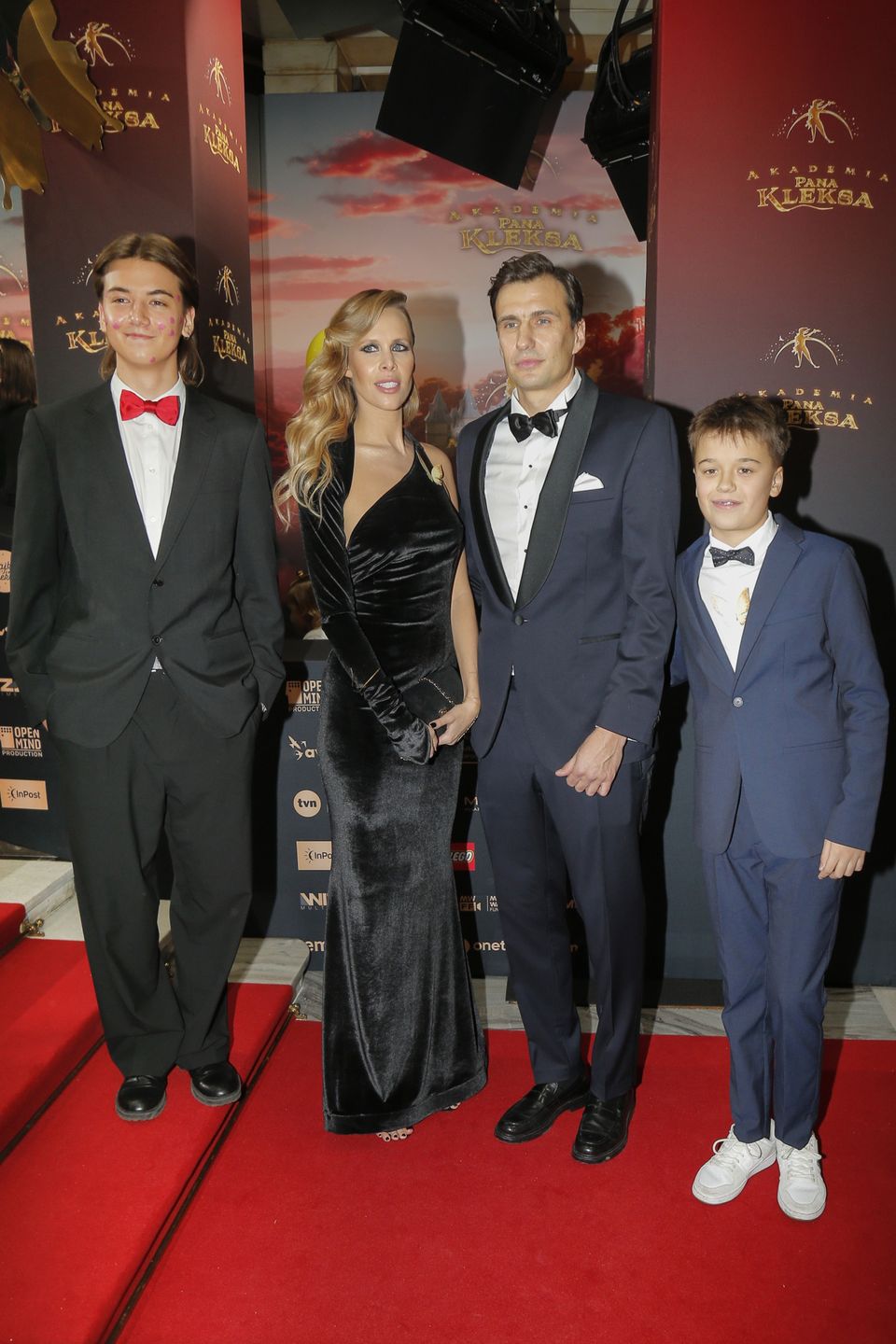 Jarosław Bieniuk z synami i Zuzanną Pactwą