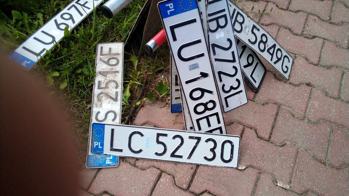 Znalezione tablice rejestracyjne przy ul. Romanowskiego