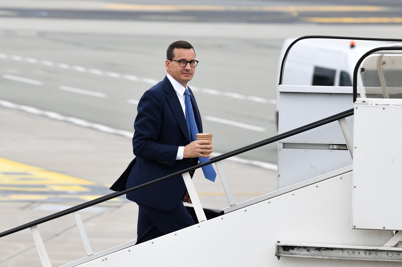 Premier chwali się budżetem na 2023 r. "Dokument to fikcja, deficyt dużo większy"