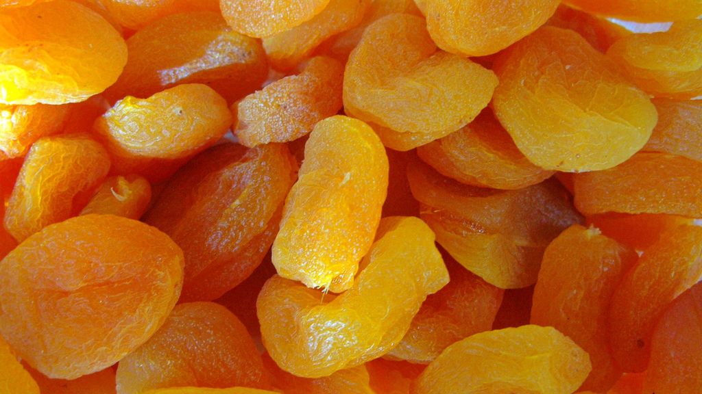 Suszone morele z dodatkiem cukru, na ciepło