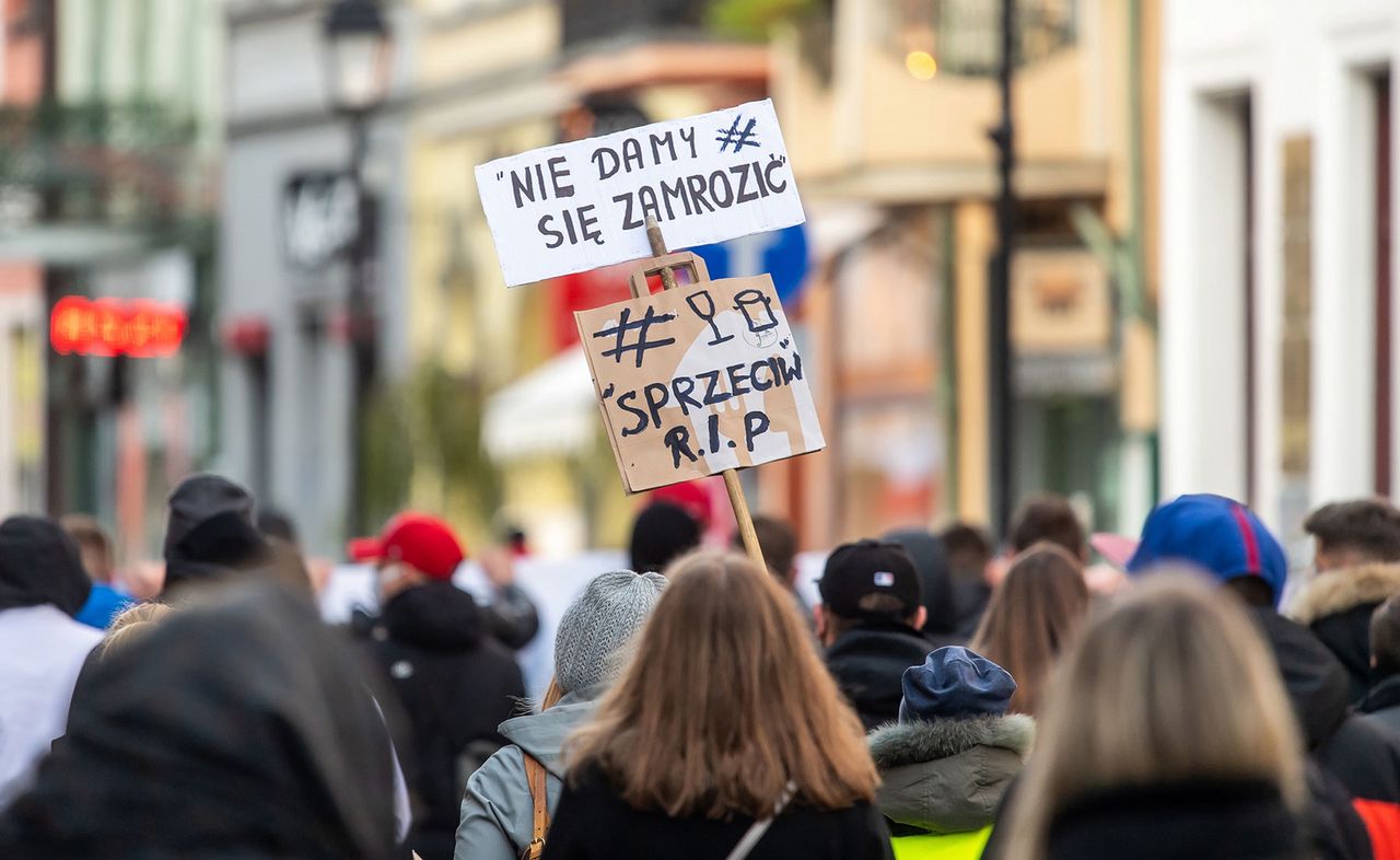 Obostrzenia. "Bunt w Polsce". Niemcy o protestach przeciw lockdownowi