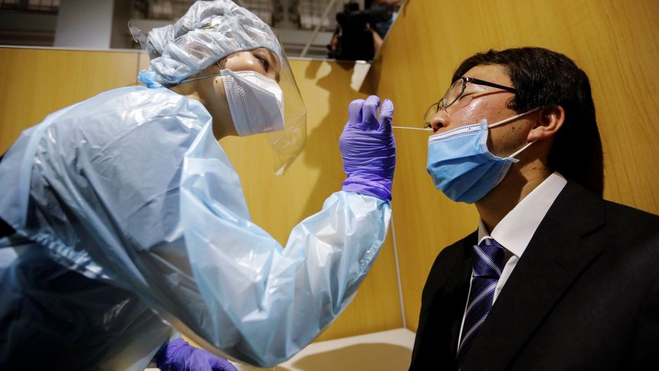 Koronawirus. Nowy szczep SARS-CoV-2 w Japonii