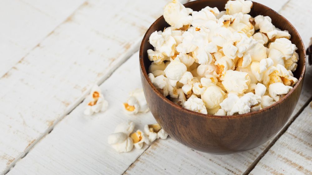 Popcorn prażony na oleju bez zawartości tłuszczów trans (przygotowany w mikrofalówce)