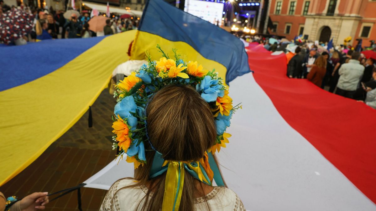 Polacy boją się o pensje przez Ukraińców. Badania nie potwierdza