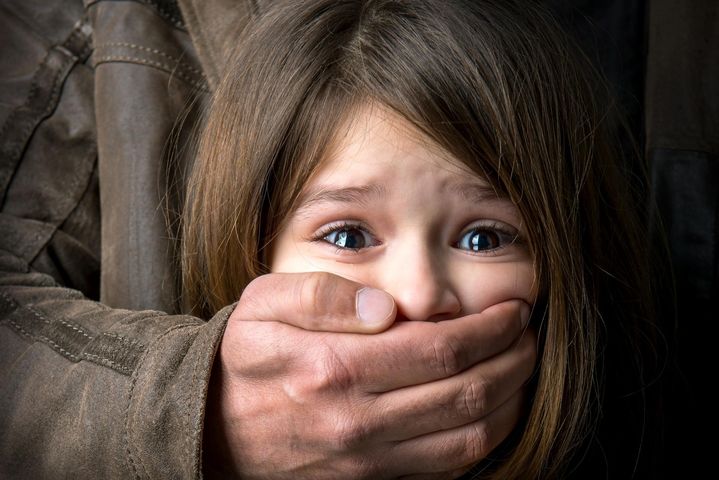 Porozmawiaj z dzieckiem i ustrzeż je przed porwaniem