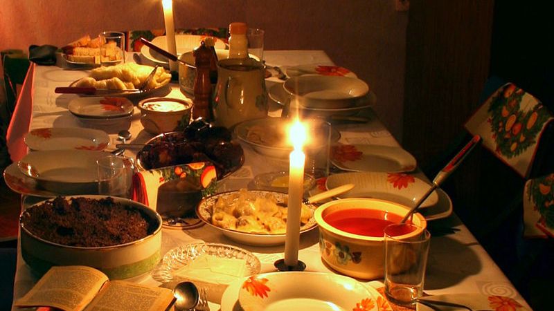 Wigilia 2020. Jakie potrawy muszą trafić na stół?