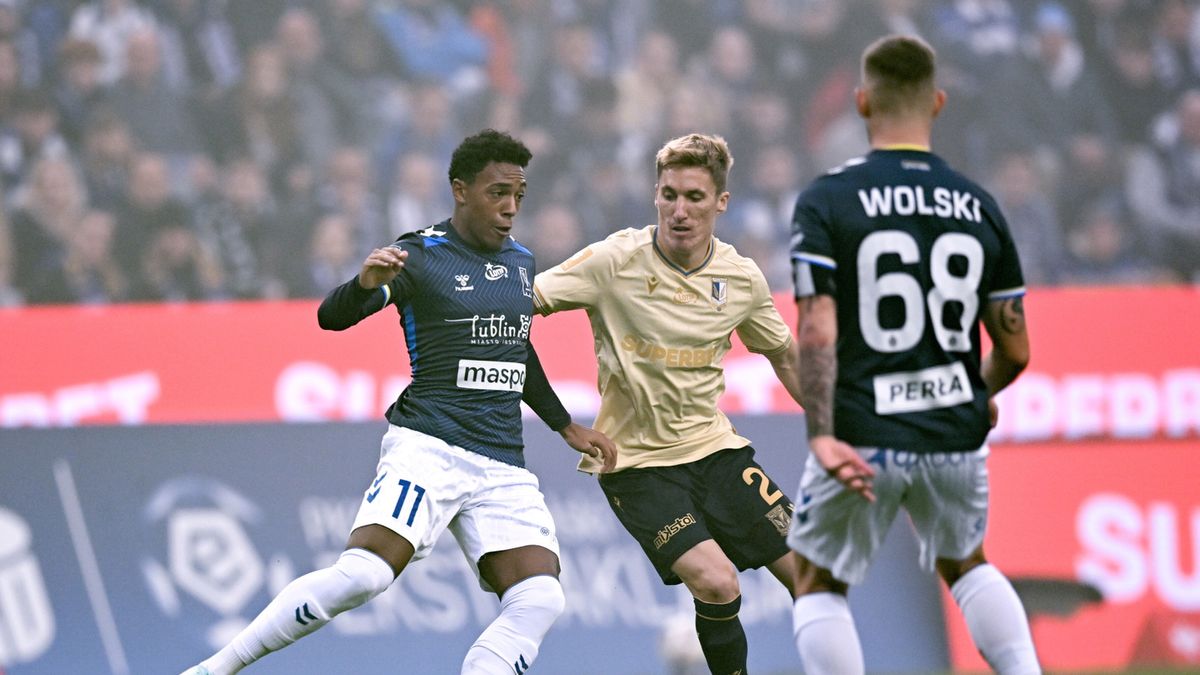 PAP / Jakub Kaczmarczyk / Na zdjęciu: Zawodnik Lecha Poznań Joel Pereira (C) i Fabio Ronaldo (L) z Motoru Lublin