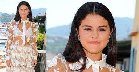 Selena pokazuje stanik!