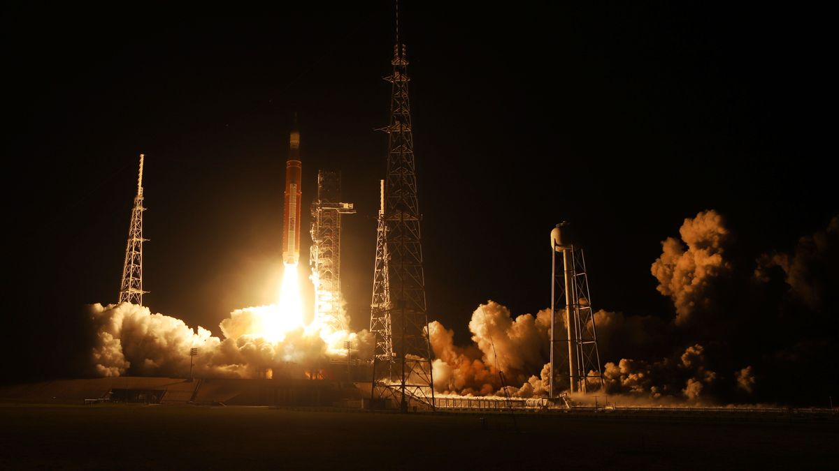 CAPE CANAVERAL, FLORIDA, NOVEMBER 16: NASA's Artemis 1 Space Launch System (SLS rocket, with the Orion capsule attached, launches at NASA's Kennedy Space Center on November 16, 2022 in Cape Canaveral, Florida.The Artemis 1 mission will send the unscrewed spacecraft around the moon to test the vehicle's propulsion, navigation and power systems as a precursor to a later crewed mission to the lunar surface. (Photo by Red Huber/Getty Images)
