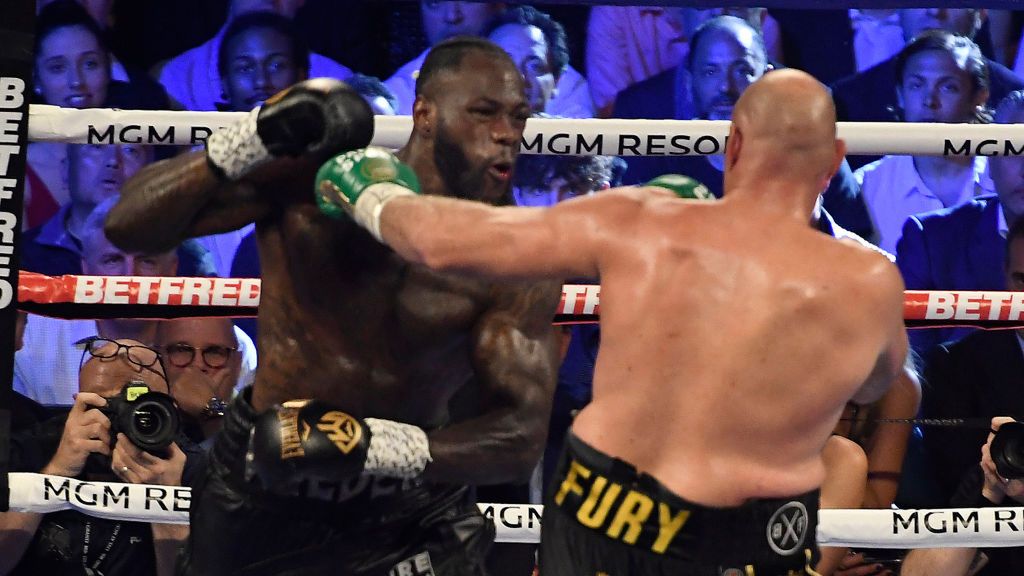 Getty Images / MB Media / Na zdjęciu: Deontay Wilder (z lewej) oraz Tyson Fury