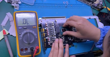 Kupił podrobioną kartę GeForce RTX 4080. Oszuści przeszli samych siebie
