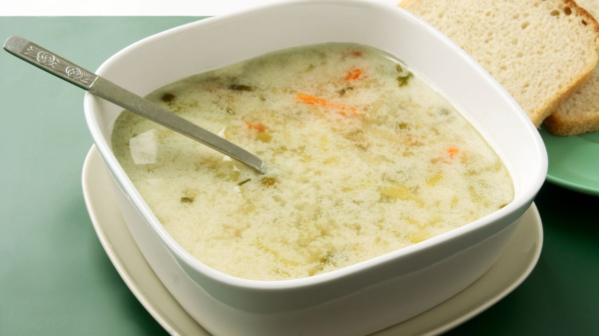 Jak zabielić zupę ogórkową