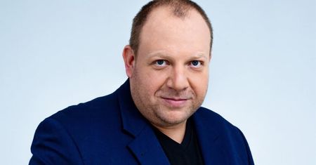 Bartłomiej Nowosielski schudł 30 kg i znów przytył. Mierzy się nie tylko z chorobą
