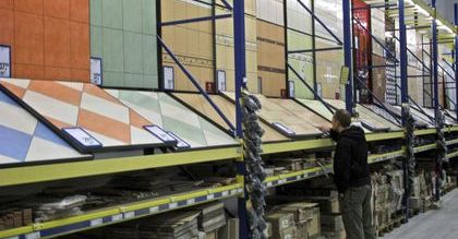 Goście ze Wschodu kupują w Polsce materiały budowlane, Polacy na Wschodzie - paliwa