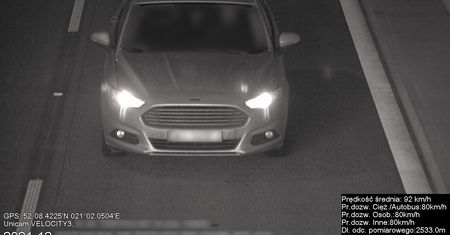 Mercedes wśród fotoradarów na testach w Polsce. Złapie nie tylko za prędkość