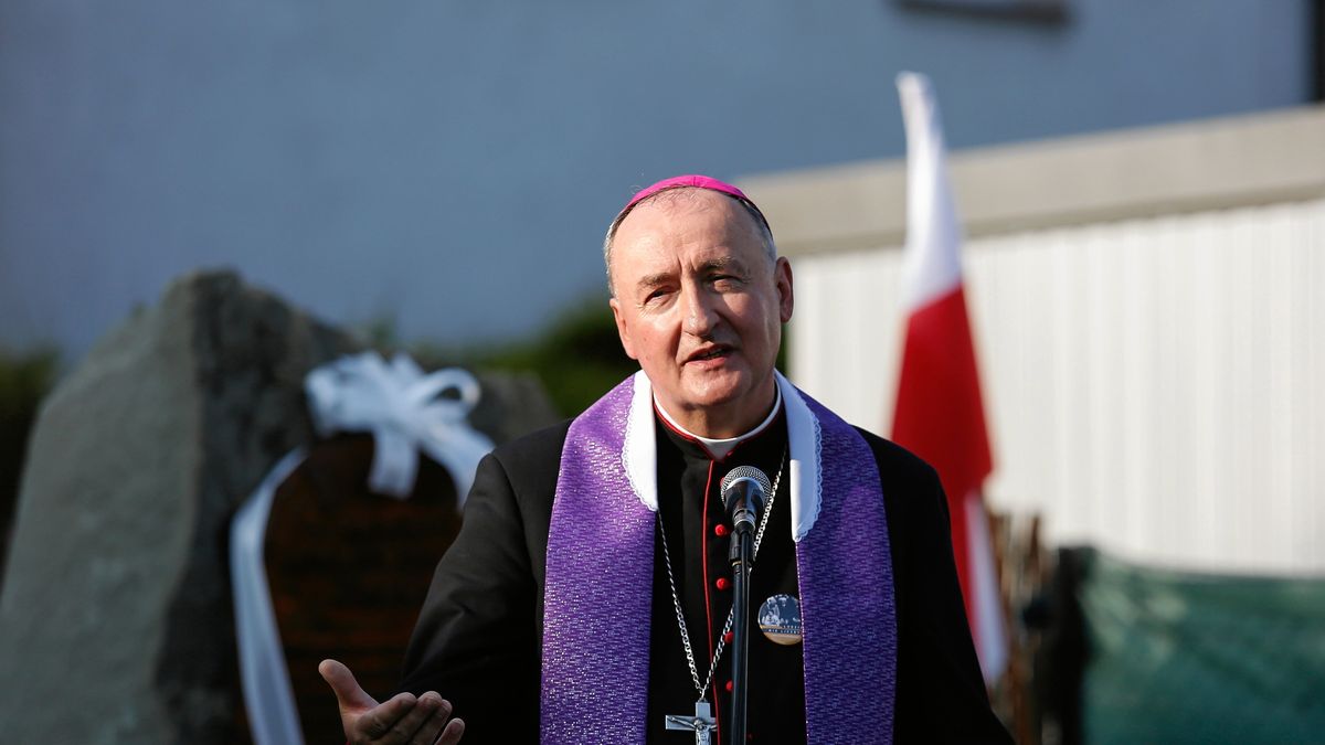 Bp Andrzej Jeż nie chce przeprosić ofiar molestowania