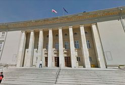 Strajk uczniów. Wrocławscy studenci i uczniowie chcą dymisji ministra edukacji. Pikietowali pod siedzibą wojewody