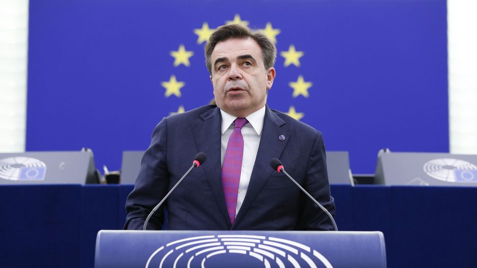 Komisja Europejska o Polsce. "Poważne zagrożenie". Na zdjęciu wiceszef KE Margaritis Schinas 