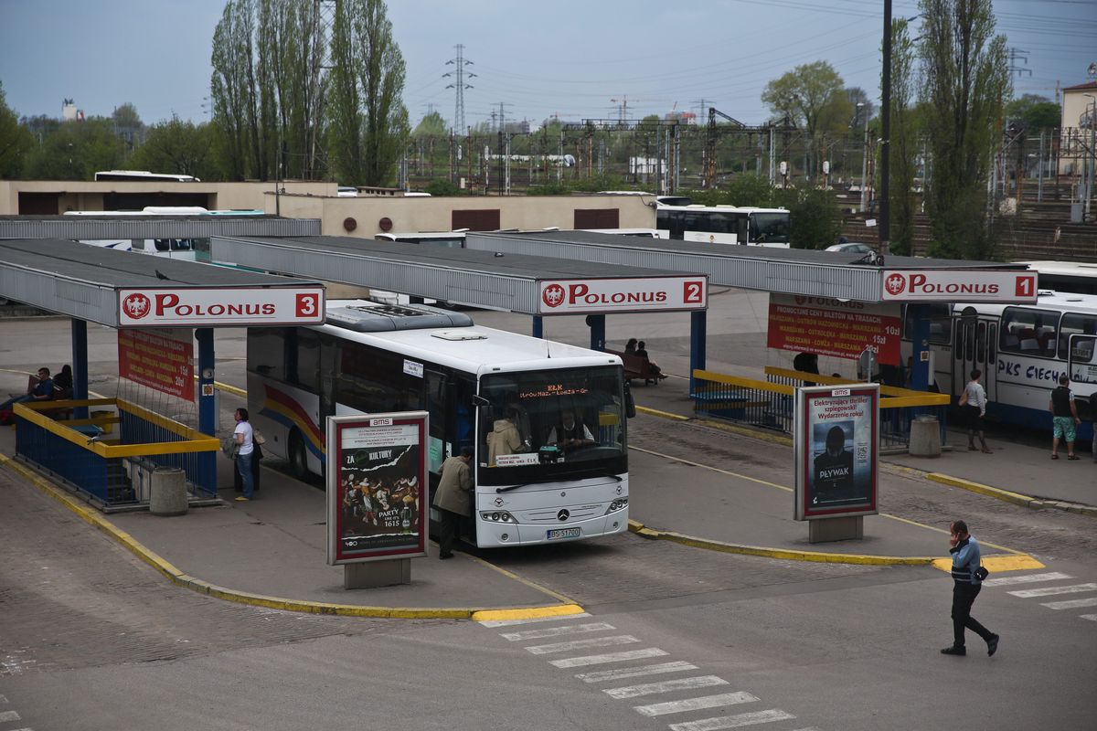 Warszawa. Polonus stopniowo wznawia działalność