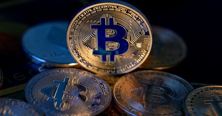 Kolejny dzień spadków. Kurs bitcoina w dół