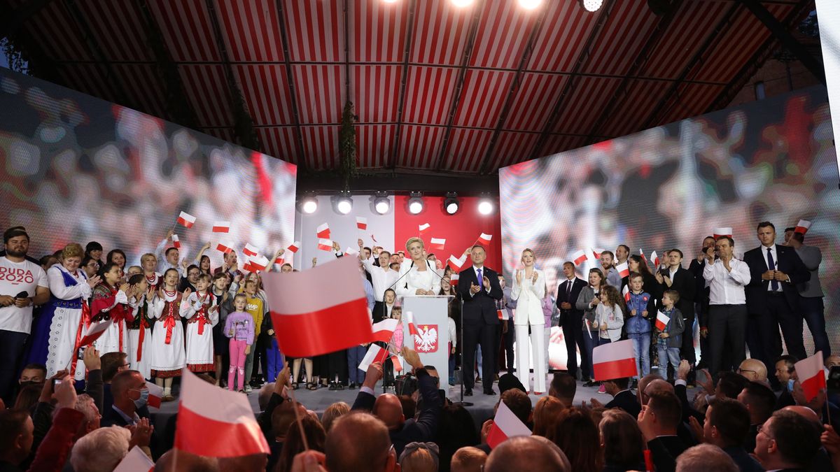 Wyniki sondażu late poll oraz late late poll dają wygraną Andrzejowi Dudzie. Ale pewności co do wyników wciąż nie ma