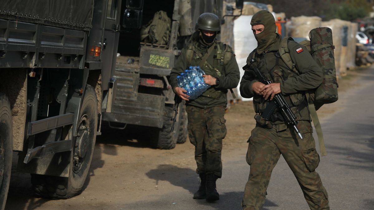 Michałowo Placówka Straży. Wojsko pomaga w ochronie granicy polsko bialoruskiej podczas kryzysu migracyjnego.