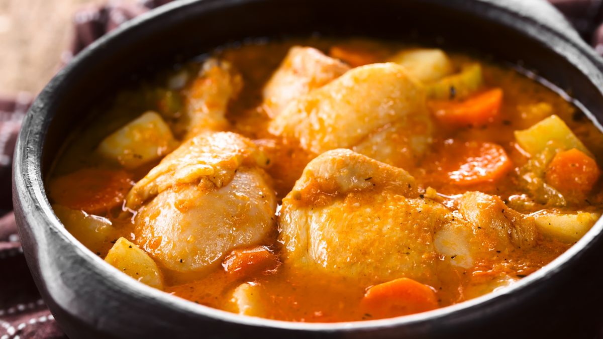 Słowacki gulasz z indykiem  i sosem